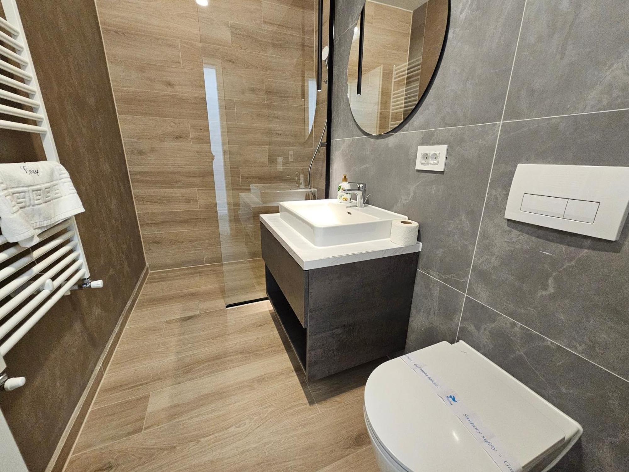 Deluxe Cozy Apartments - Coresi Mall #Brasov Exterior photo